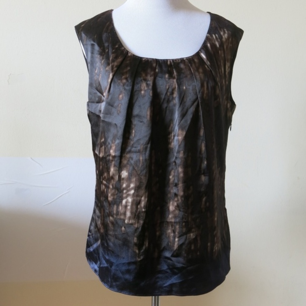 TAHARI Pleated Scoopneck Sleeveless Side Zip Top Blouse